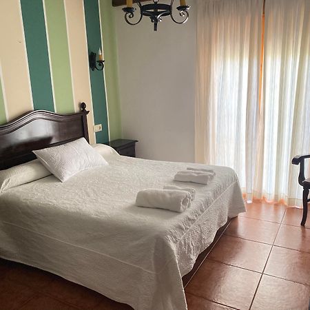 Hostal El Descanso Del Emperador Харандилья-де-ла-Вера Экстерьер фото