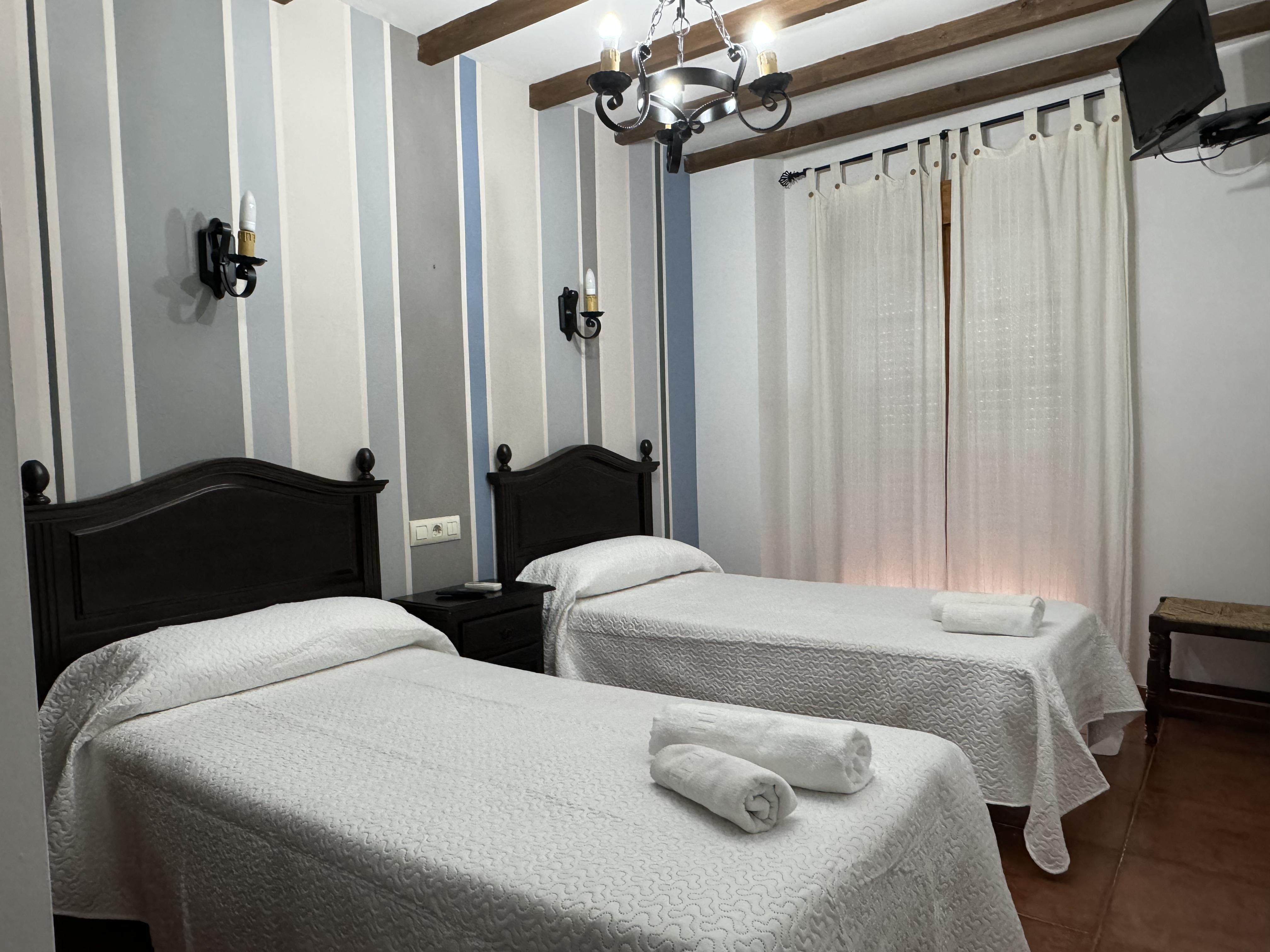 Hostal El Descanso Del Emperador Харандилья-де-ла-Вера Экстерьер фото
