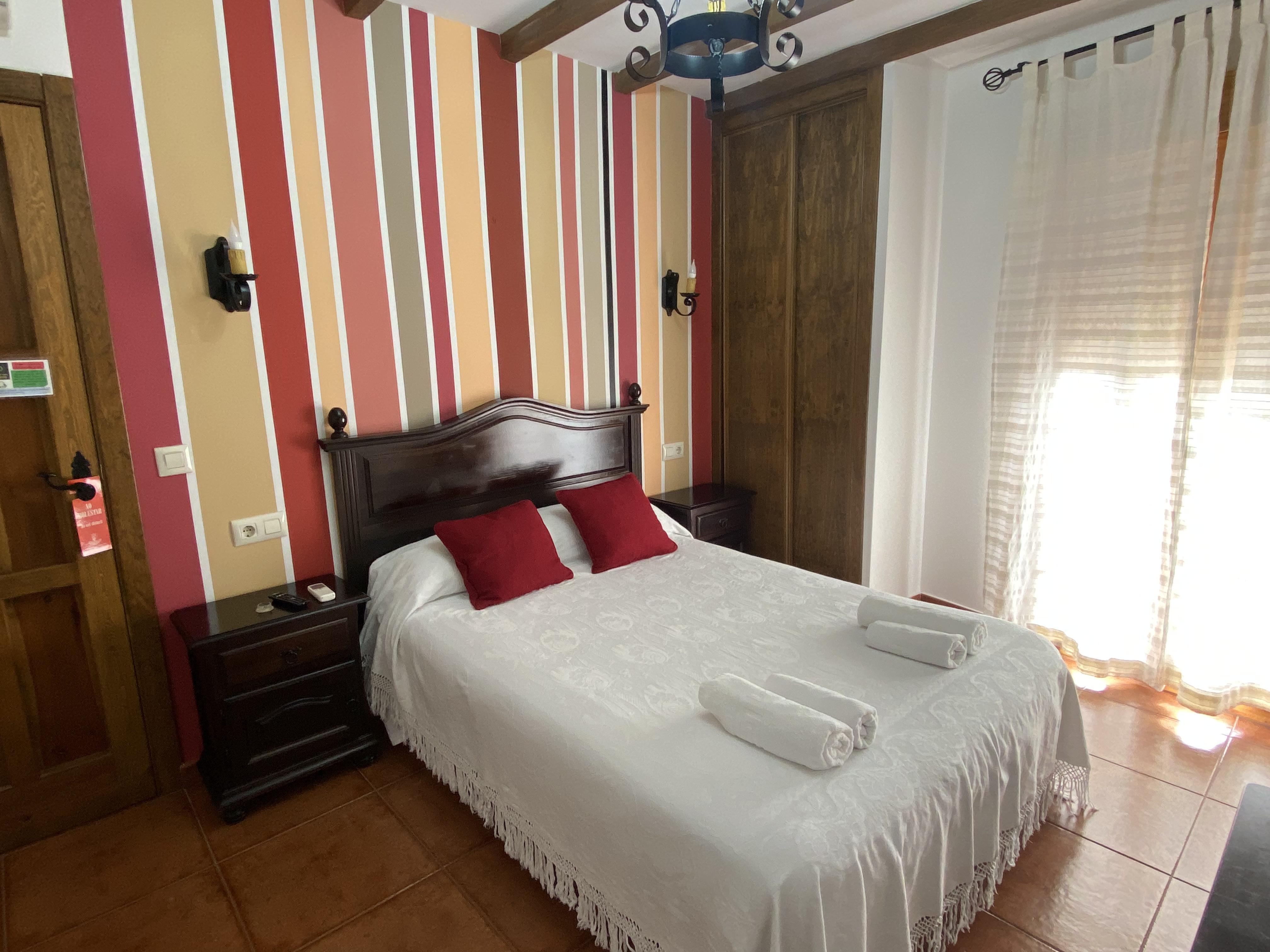 Hostal El Descanso Del Emperador Харандилья-де-ла-Вера Экстерьер фото